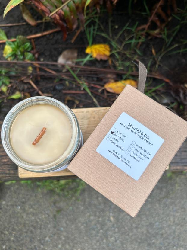 Organic Beeswax Candle with wood wick