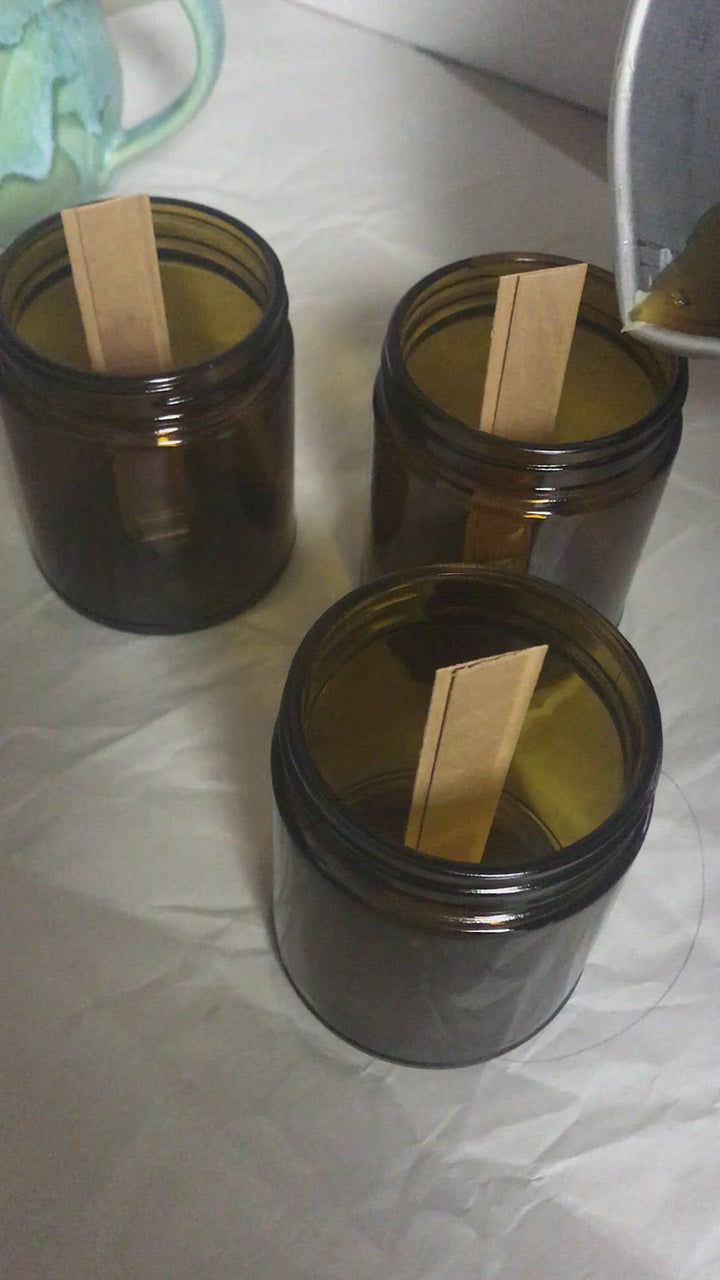 Beeswax candle with wood wick